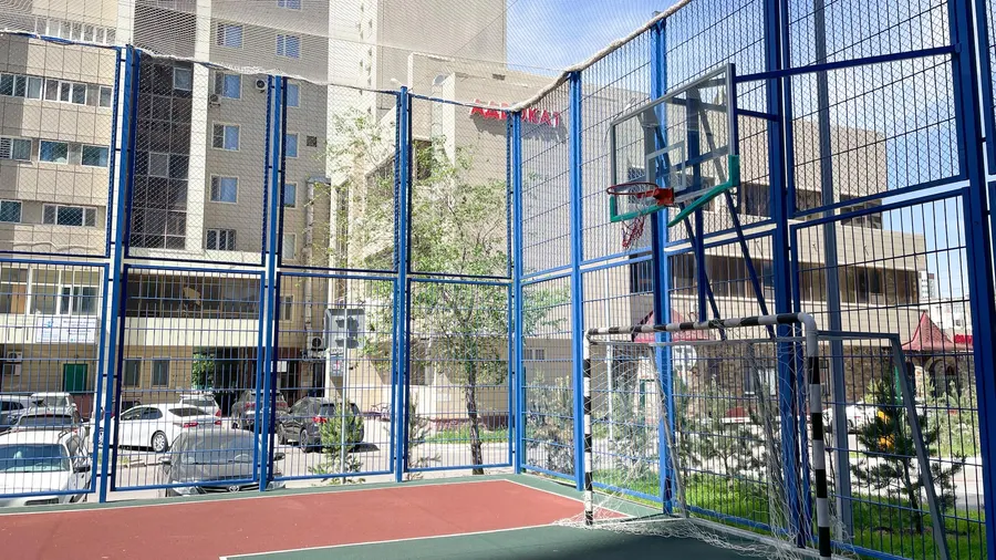 Абая 10 — двор, фото 4