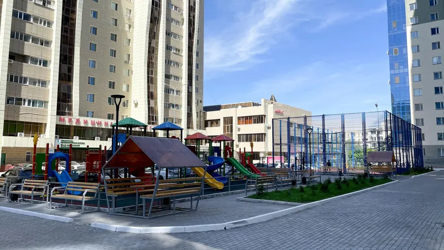 Абая 10 — двор, фото 5