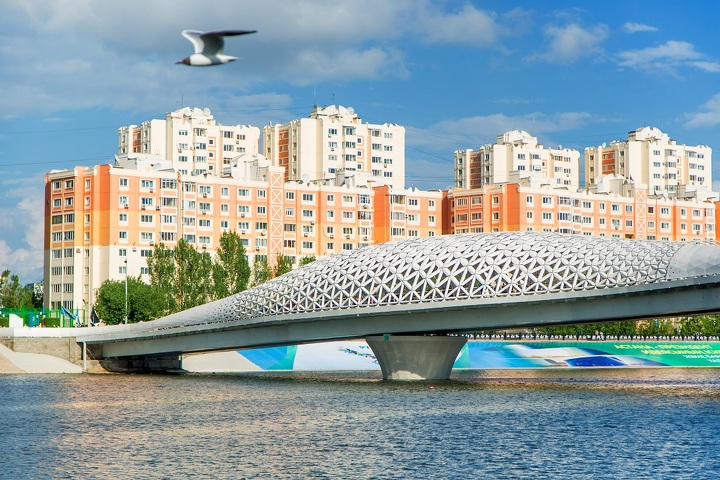 Атырауский пешеходный мост через Ишим
